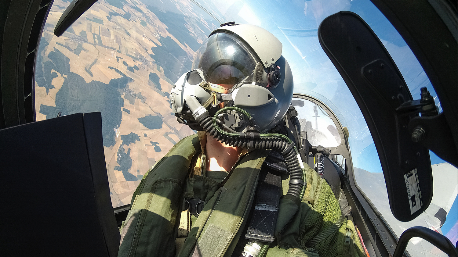 Pilote Avion De Chasse Qui Suis Je Pix Pilote de chasse : devenir pilote de chasse dans l'armée de l'Air et de  l'Espace | Aviateur