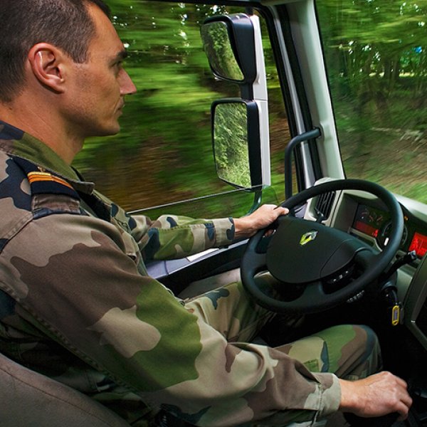 Chauffeur poids lourd : devenir chauffeur poids lourd dans l’armée de l